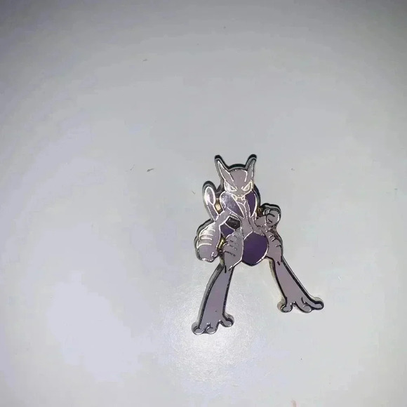 Lot of 3 official  Disney  collectible pins, Minnie Mouse Tinker Bell, pokemon - Picture 4 of 11